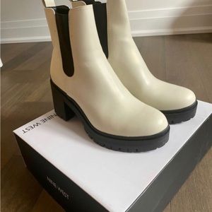 Nine West - Quies3 Block Heel Chelsea Boots / Colour - off white / Size - 9.5